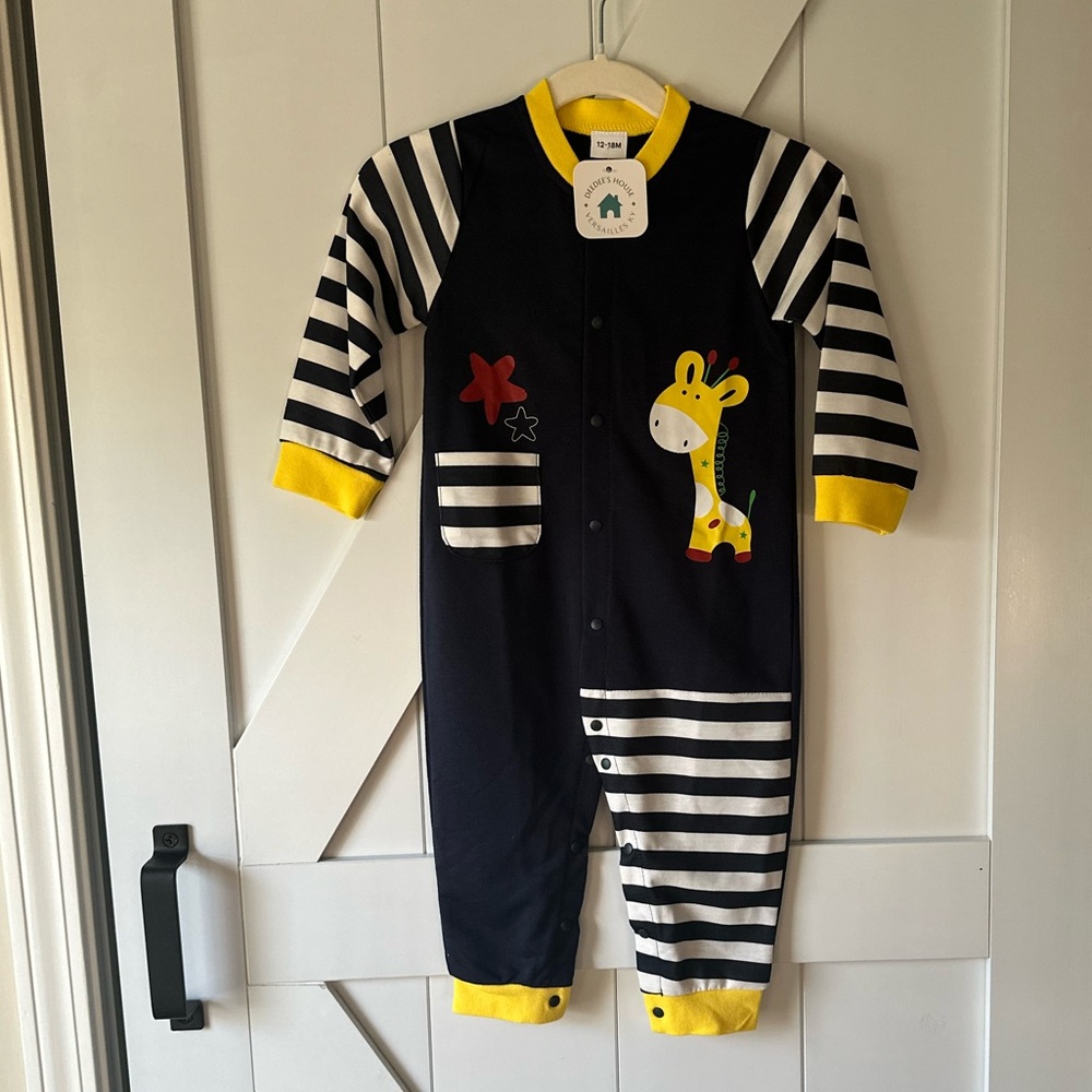 Boys Romper~Black & White Stripes w/Yellow Giraffe & Striped Pocket-Size12-18mth